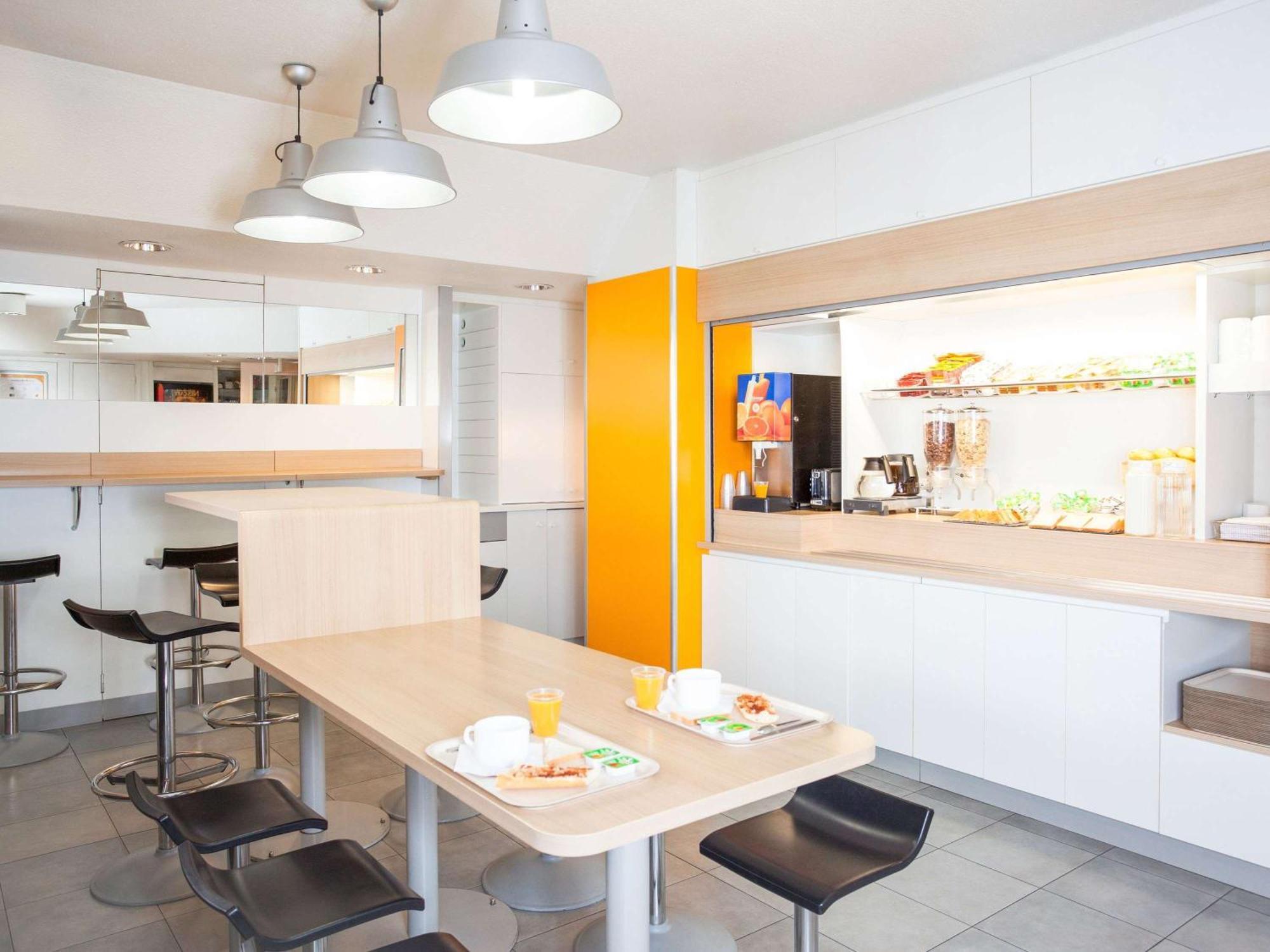 Hotel F1 Vesoul - En Cours De Renovation מראה חיצוני תמונה